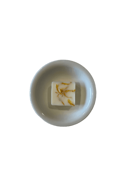 Grapefruit & Neroli soy wax melts for a fresh, fragrant home ambiance.