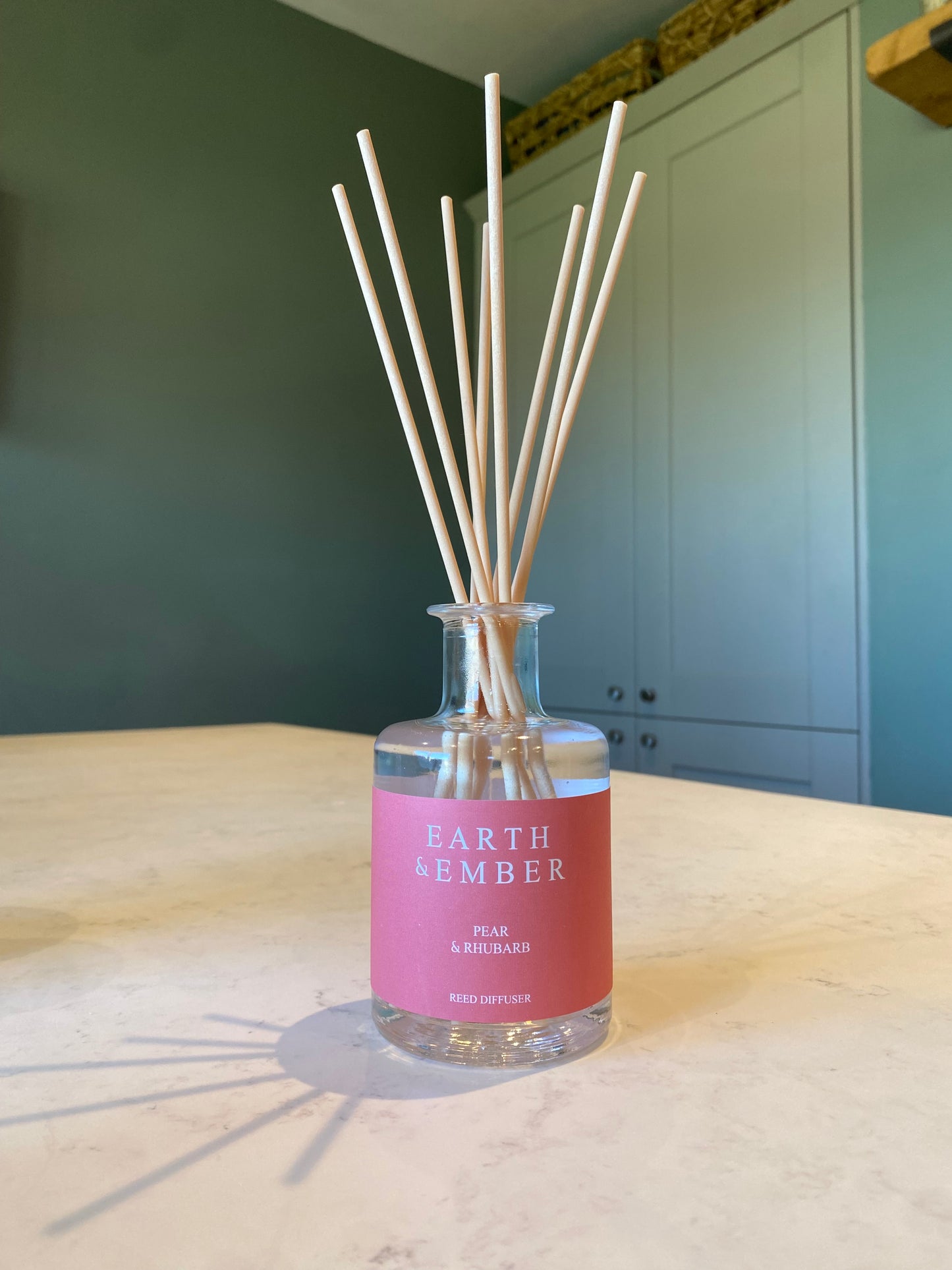 Reed diffuser spring scent. Gift reed diffuser