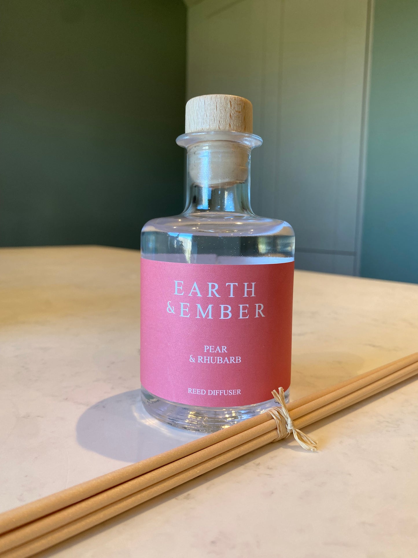 Reed diffuser spring scent. Gift reed diffuser