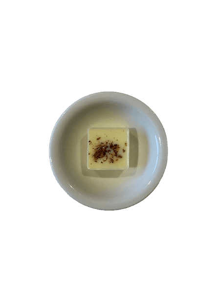 Spiced Orange Soy Wax Melts with festive notes of orange, cinnamon, clove, and dried botanicals, perfect for Christmas aromatherapy.